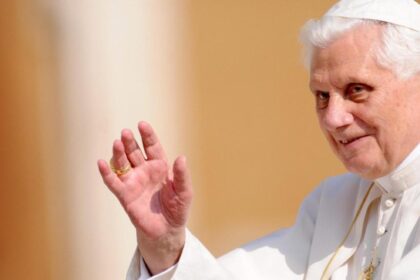 El papa emérito Benedicto XVI falleció este sábado 31dic a los 95 años