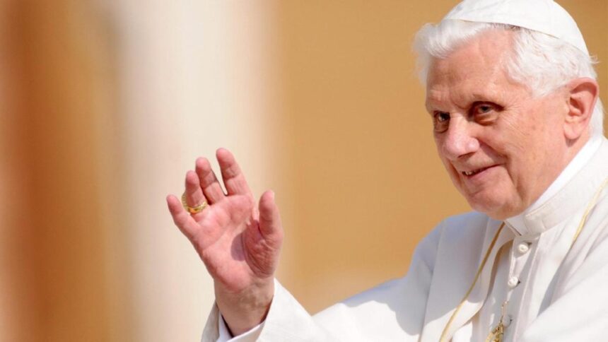 El papa emérito Benedicto XVI falleció este sábado 31dic a los 95 años