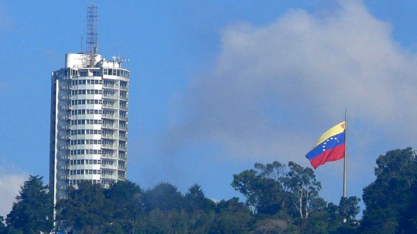 Denuncian cobro de 4$ a quienes quieran usar las caminerías del Humboldt en el Ávila +VIDEO