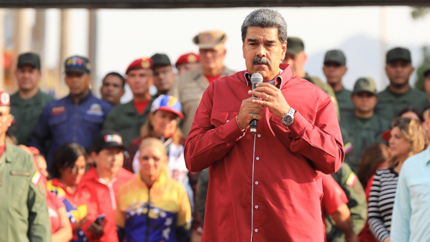 ¿Aumento de “salario” sin prestaciones sociales? Este podría ser el ajuste que haría el chavismo