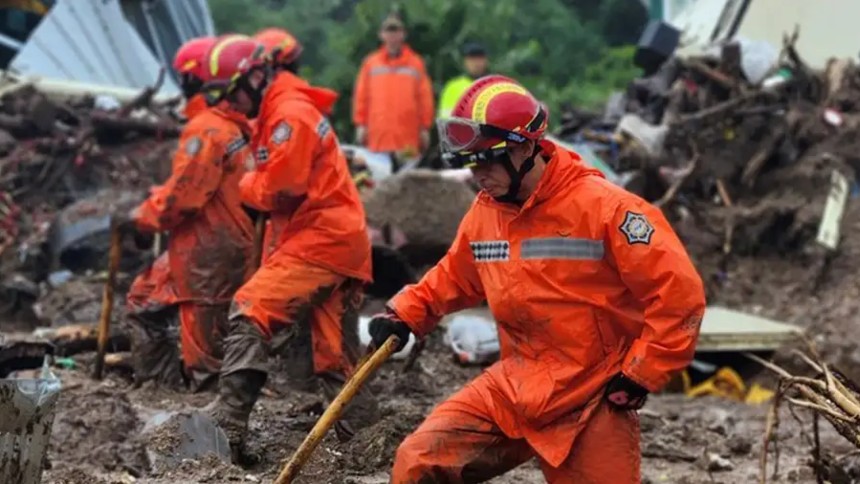 EN VIDEO | Las lluvias torrenciales e inundaciones que han dejado al menos 26 muertos en Corea del Sur