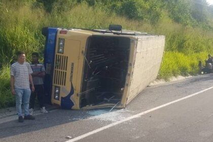 EN FOTOS: Aparatoso accidente en la Caracas-La Guaira dejó al menos 20 heridos este 17Sep