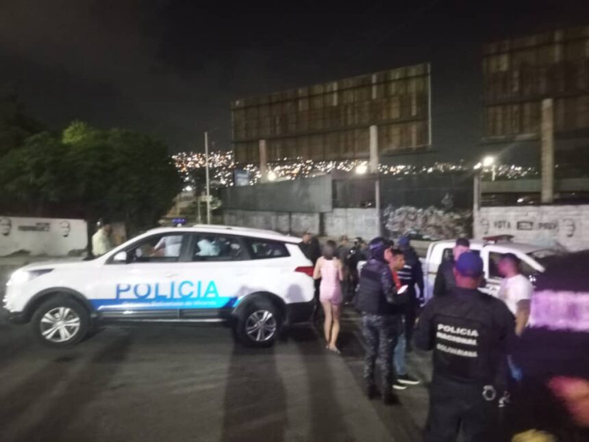 EN CARACAS: Disparó mortalmente a dos jóvenes que compartían en la puerta de su edificio tras una discusión