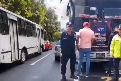 Agarraron al transportista del video viral que iba a exceso de velocidad, suspendieron su licencia