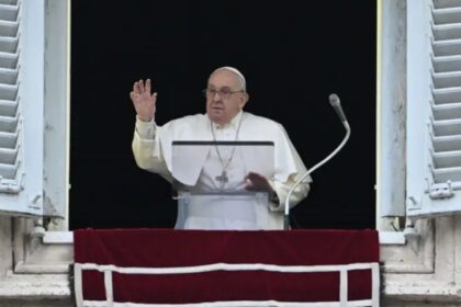 El papa Francisco expresó su preocupación y desaprobación ante los planes del presidente de EEUU, Donald Trump, de llevar a cabo deportaciones masivas de migrantes en EEUU. 