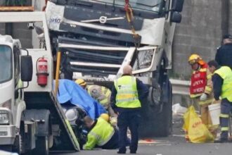 EN AUSTRALIA: Pasó 10 meses detenido por grabar a 4 policías moribundos en vez de ayudar y ahora está prófugo de la justicia