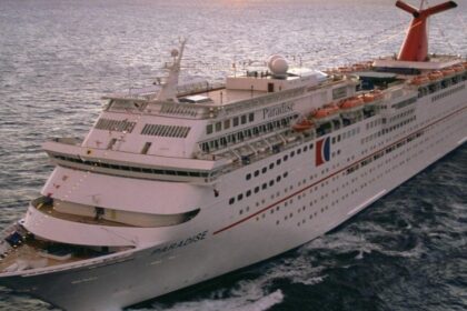 Un crucero que zarpó de Florida (EEUU) rescató a un grupo de al menos 28 migrantes cubanos varados en el agua. Los hechos ocurrieron.