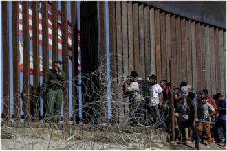 En agosto, las detenciones en la frontera entre EEUU y México experimentaron un ligero aumento, marcando el fin de una tendencia de cinco meses consecutivos de descensos.  