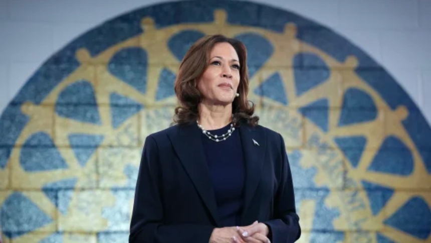 Ganarse a los indecisos e hispanos, ese es el reto de la actual vicepresidente de los Estados Unidos y candidata presidencial demócrata, Kamala Harris, de cara a las elecciones del próximo 5 de noviembre en las que se medirá ante el exmandatario Donald Trump.  