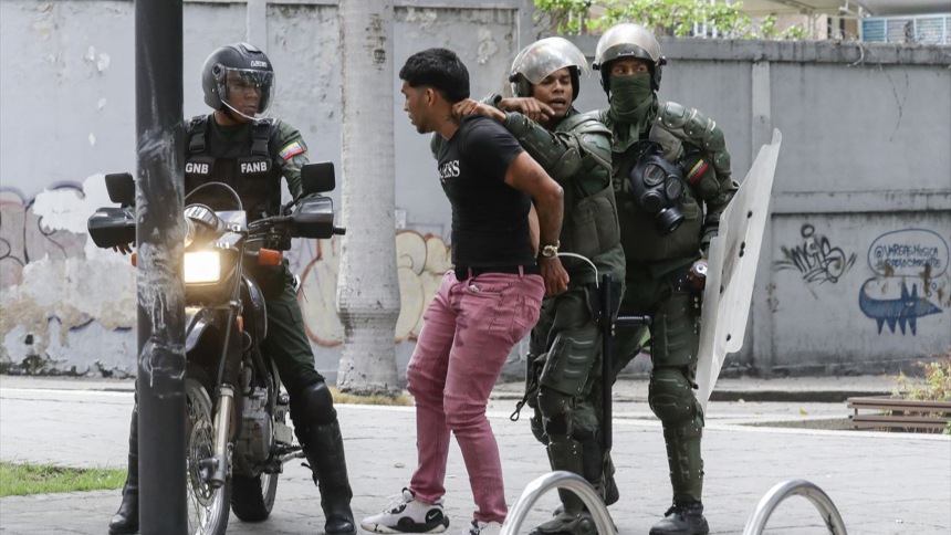 Aún persiste la detención de casi 70 adolescentes tras protestas postelectorales, según el Foro Penal