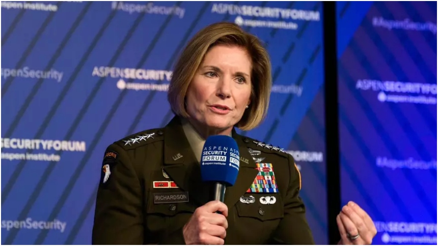 La general Laura Richardson, quien ha liderado el Comando Sur de Estados Unidos desde 2021, se retirará de su cargo en noviembre de este año. 