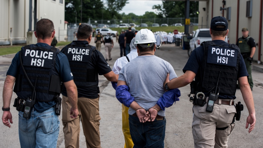 Las operaciones de inmigración recientes en EEUU han puesto a los agentes federales bajo un intenso escrutinio público.  