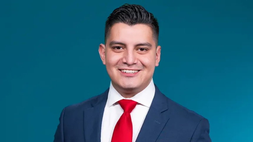 La comunidad hispana en EEUU está de luto tras el trágico fallecimiento de Adan Manzano, un destacado periodista deportivo de Telemundo Kansas City, quien murió este miércoles, 5 de febrero, en Nueva Orleans, mientras cubría el Super Bowl LIX.  