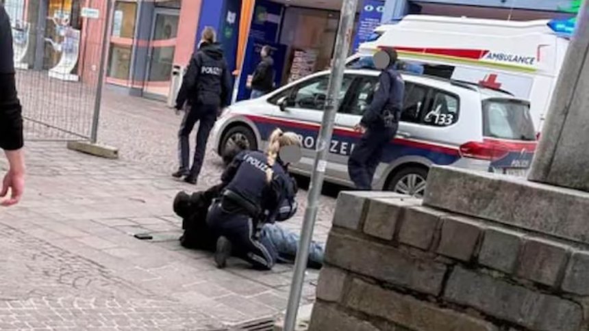 TERROR EN AUSTRIA: Hombre atacó a personas en la calle con un cuchillo, mató a un adolescente y dejó cuatro heridos