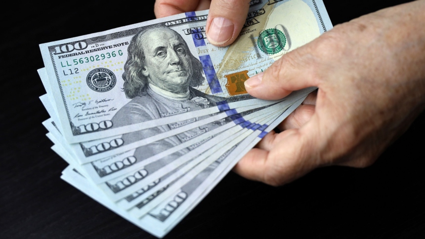 El Congreso de EEUU está evaluando una propuesta que busca aumentar temporalmente el Crédito Tributario por Hijo a $2.500 por menor elegible. Sin embargo, la medida también contempla excluir a los niños ciudadanos cuyos padres sean migrantes indocumentados, lo que ha generado un intenso debate. 