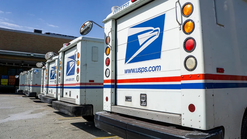 Recientes informes han generado inquietud y pánico en la comunidad migrante de EEUU, al revelar que el Servicio Postal (USPS, por sus siglas en inglés) podría estar colaborando con el Servicio de Inmigración y Control de Aduanas (ICE, en inglés) en la identificación y localización de personas sin estatus legal.  