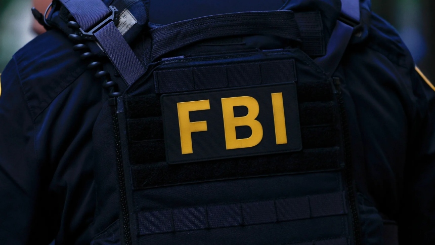 En una acción sin precedentes, el Buró Federal de Investigaciones (FBI, por sus siglas en inglés) ejecutó la mayor redada hasta la fecha contra la pandilla Anti-Tren, facción rival del temido Tren de Aragua, en la ciudad de Houston, Texas (EEUU). 
