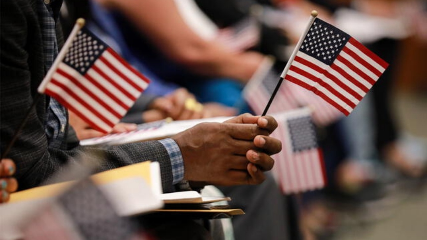 El gobierno de Estados Unidos anunció una reforma significativa en el proceso de ciudadanía que entrará en vigor a partir de octubre de este mismo año. 