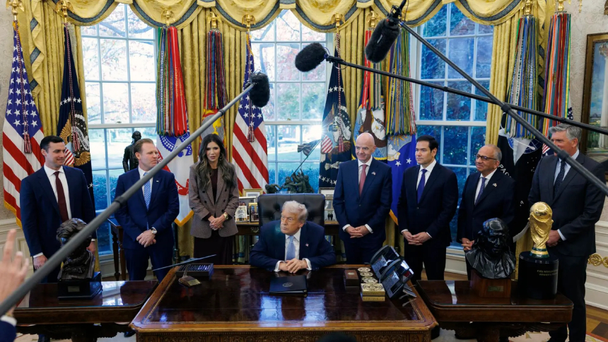 El presidente de Estados Unidos, Donald Trump, calificó este lunes, 17 de noviembre, como “histórica” la resolución aprobada por el Consejo de Seguridad de la Organización de las Naciones Unidas (ONU), que respalda su ambicioso plan de 20 puntos para la pacificación de Gaza.  