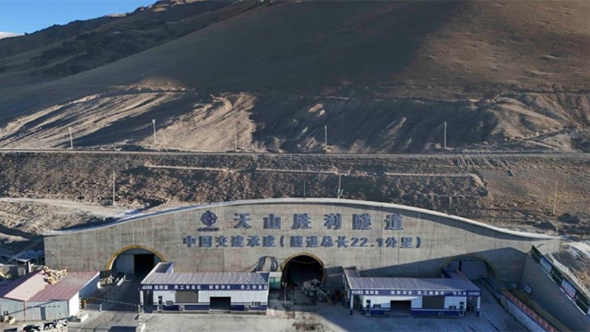 Inaugurado en el noroeste de China el túnel de autopista más largo del mundo