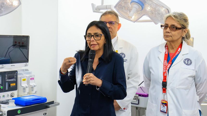 Delcy Rodríguez anuncia desbloqueo de activos venezolanos en EEUU tras diálogo con Trump