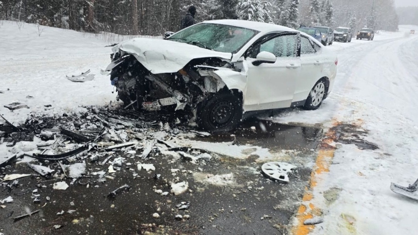 La huida desesperada de un grupo de jóvenes venezolanos ante el clima de tensión en Minneapolis, en Minnesota (EEUU) por las protestas en rechazo al asesinato de una mujer a manos de agente del Servicio de Inmigración y Control de Aduanas de Estados Unidos (ICE, por sus siglas en inglés) terminó en tragedia en las carreteras de Wisconsin.  