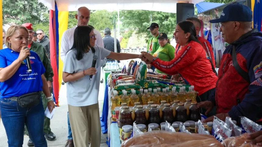 VIDEO: Delcy Rodríguez afirmó que en el país sigue mandando el "gobierno del presidente Nicolás Maduro"